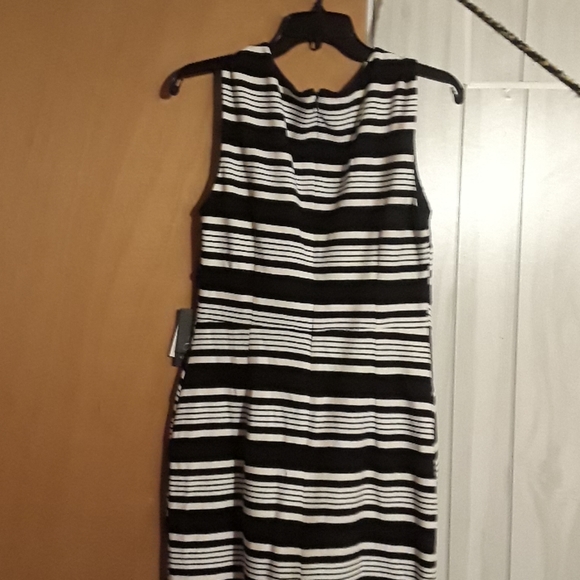 ADRIANNA WOMEN'S SLEEVELESS STRIPE BODYCON DRESS 12m white/BLK - Picture 7 of 8